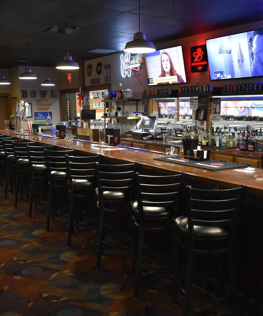 Bowling, Parties & Sports Bar in Des Moines Des Moines, IA